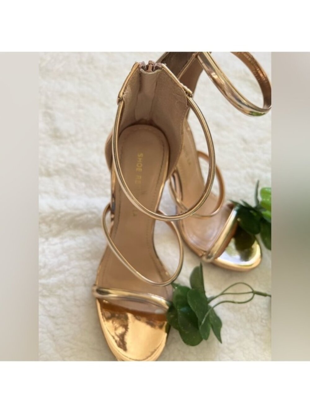 Shoe Republic La women Size 6 Rose Gold High‎ Heel Sandal With Back Zip